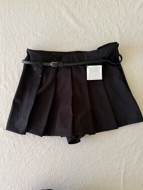 Zara Black Pleated Mini Skort with belt
